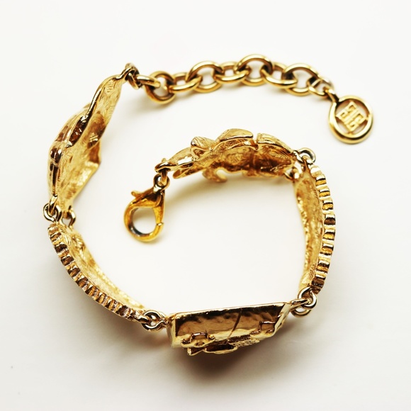 🎊🥳 Host Pick!🎉 Vintage GIVENCHY Travel Bracelet - Picture 7 of 16